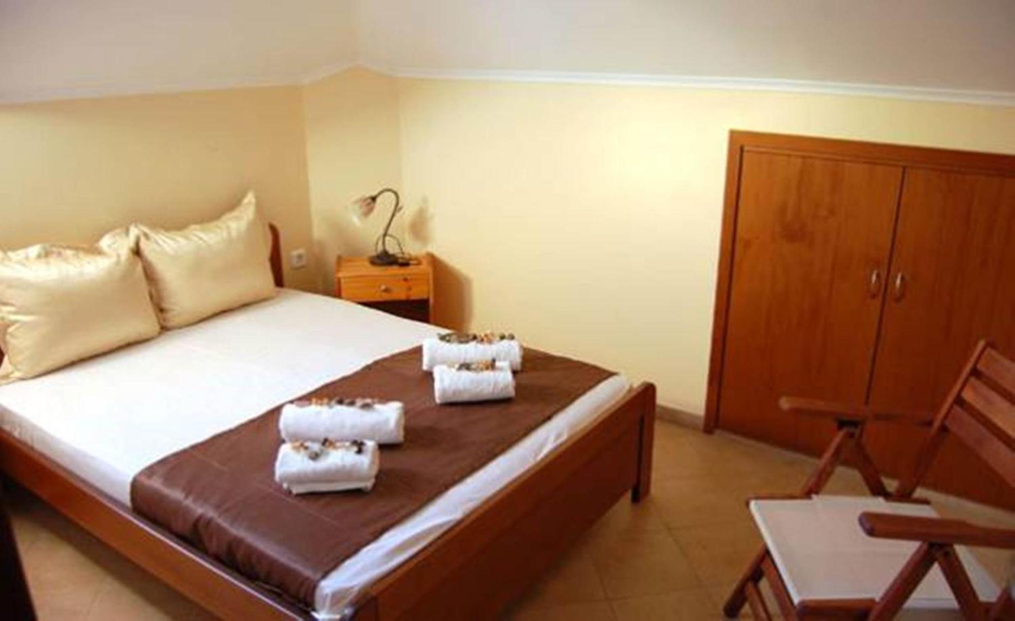 Melachrini Apartments Nea Vrasna Ngoại thất bức ảnh